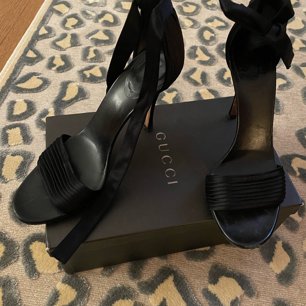 Gucci satin heels